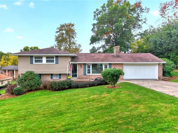 2 Holly Dr, Greensburg, PA 15601