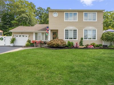 939 Manor Lane, Bay Shore, NY, 11706