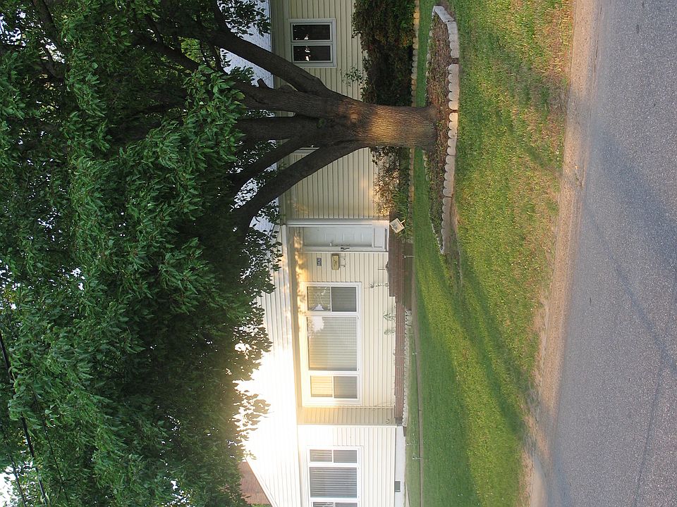 2nd image of 8436 Larrymore Ave