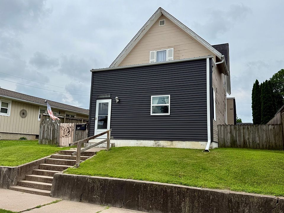 1st image of 247 23rd Ave N