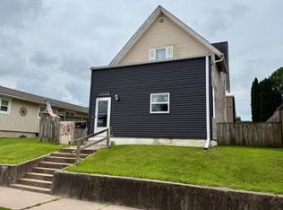 247 23rd Ave N, Clinton, IA 52732