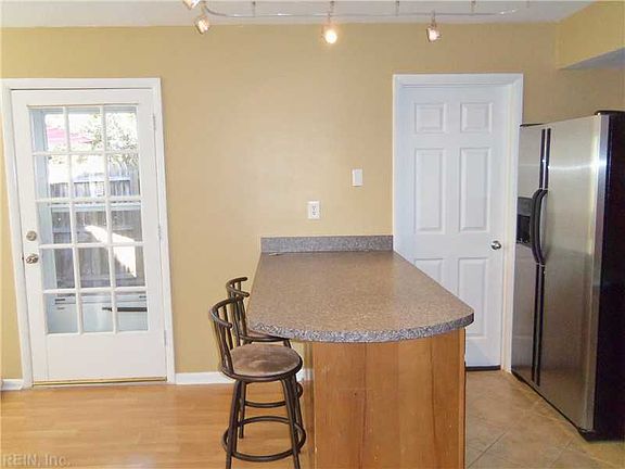 5th image of 806 Biltmore Dr