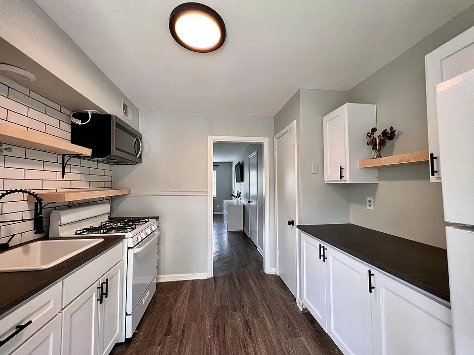 2116 E McLemore Ave #1