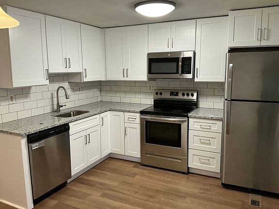 2nd image of 20520 Strath Haven Dr