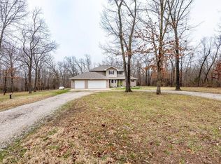 588 Mountain Oak Dr, Strafford, MO 65757