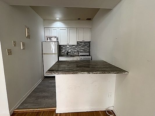 3rd image of 342 W 88th St APT 3A