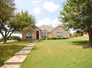 218 Wooded Meadow Ln, Red Oak, TX 75154