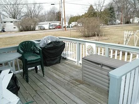 4th image of 115 E River Dr