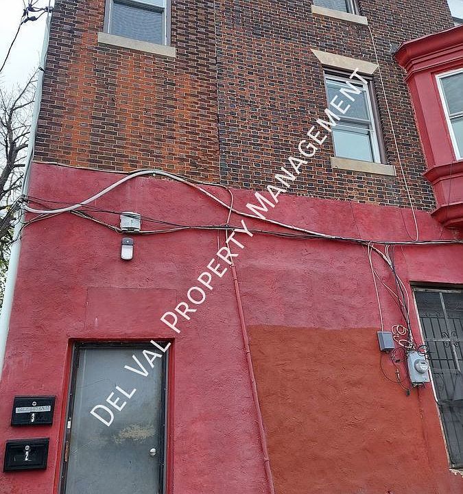 1st image of 601 S 60th St Floor 2