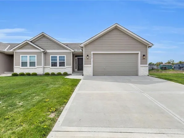 19707 W 196th St, Spring Hill, KS 66083