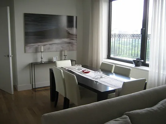 Rented by Sotheby's International Realty | media 23