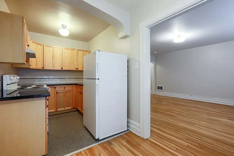 228 NW 22nd Ave — Photo 9