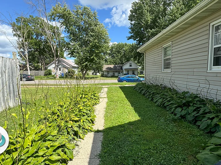 607 Cedar St — Photo 19