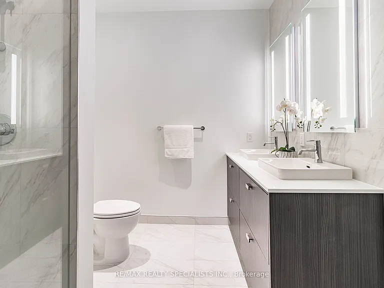 480 Front St W #1903 — Photo 25