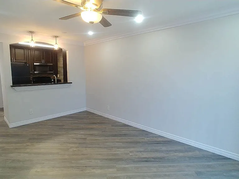 Villa De Adel Apts — Photo 52