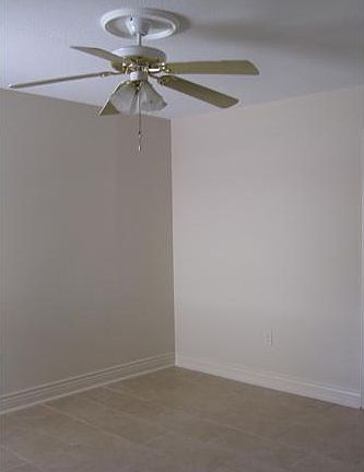 5th image of 2104 Southern Oaks Dr