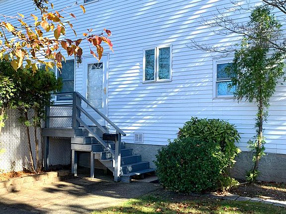 5th image of 53 Memphis Ave #1