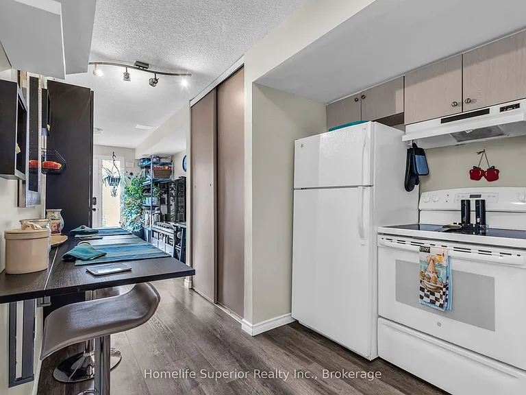 139 Brighton St #12C — Photo 17