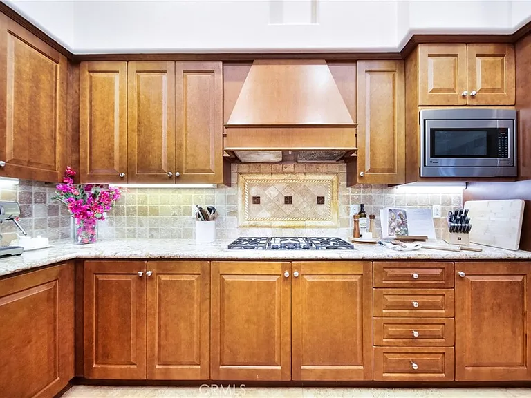 56705 Village Dr — Photo 10