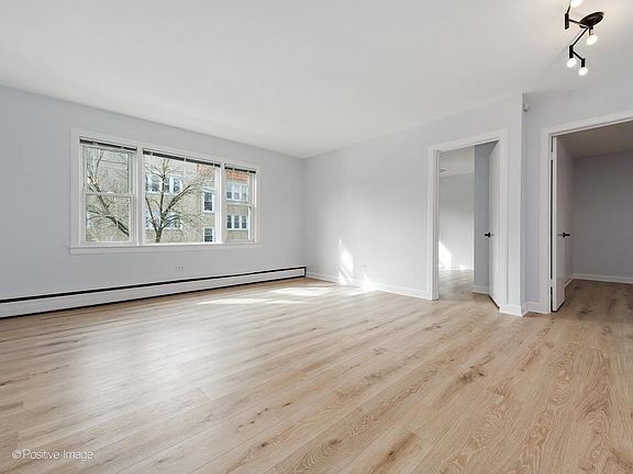 3rd image of 1406 W North Shore Ave #2