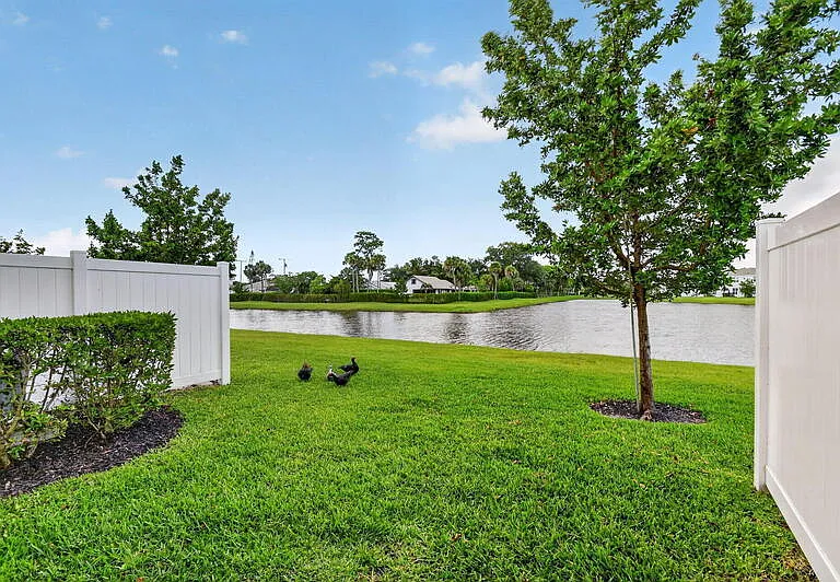 6933 N Harbours Edge Ave — Photo 46