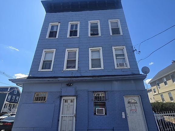 4th image of 900 Flora St #1RA