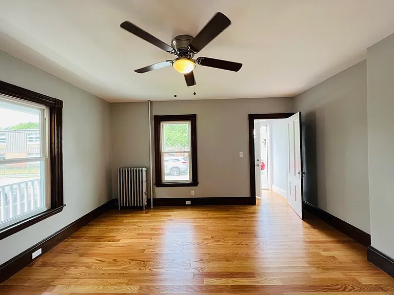 21-23 Caledonia Ave #21 — Photo 6