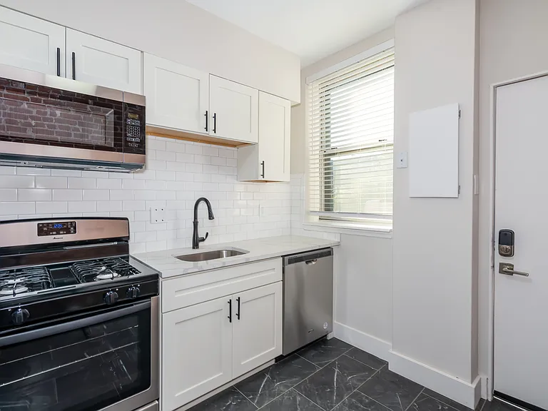 1910 Tower Grove Ave #2L — Photo 5