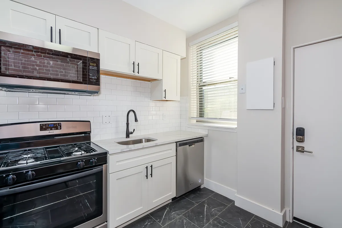 Building Photo - 1904 Tower Grove Ave #1S1