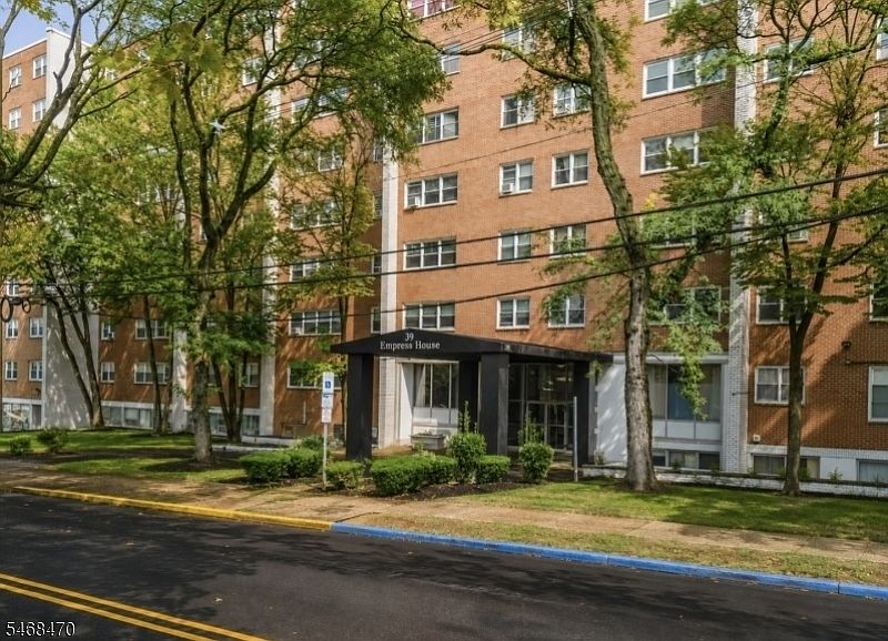 1st image of 39 E 39Th St #G