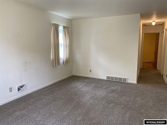3rd image of 221 Shamrock St