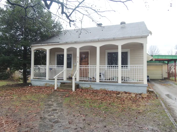 916 E College Ave, Greenville, IL 62246
