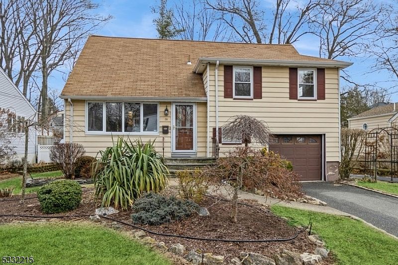 1st image of 26 Longacre Dr
