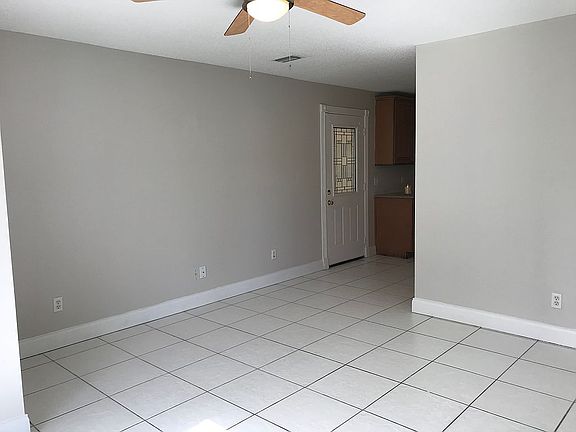 5th image of 2401 Calloway Dr
