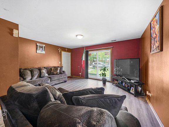 4th image of 5104 S Knox Ave