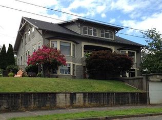 631 S 10th St, Coos Bay, OR 97420