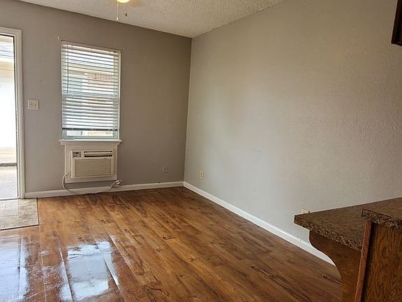 4th image of 306 N Davis Ave #B2