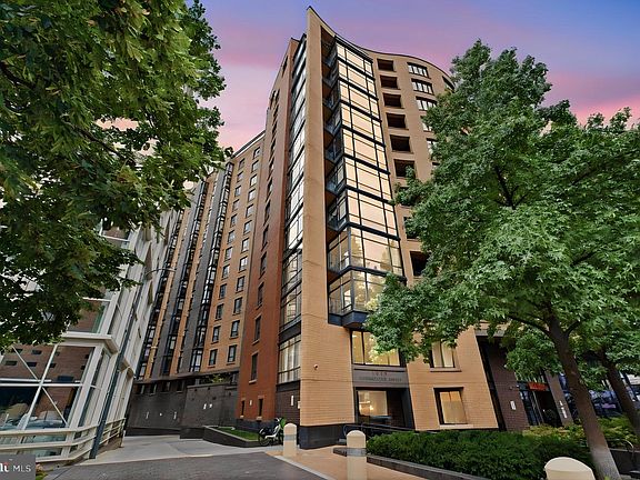 2nd image of 1010 Massachusetts Ave NW #201