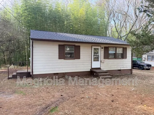 820 Arrow St, Henderson, NC 27536