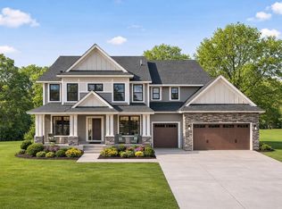 1848 Royal Blvd N, Lake Elmo, MN 55042