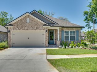 73 Oaktree Blvd, Freeport, FL 32439