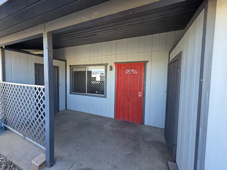 455 E Junction St #4 — Photo 3
