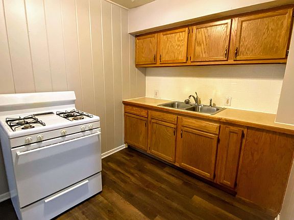 4th image of 456 Burton St SW #1