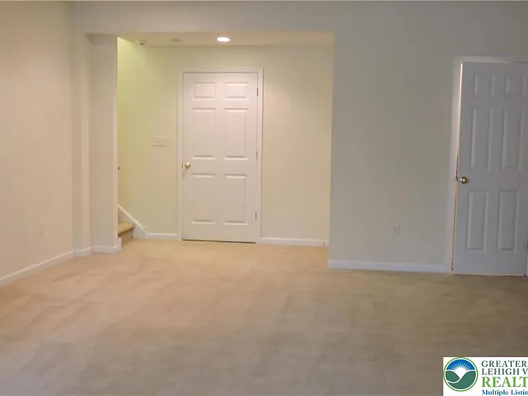 107 Highlands Blvd — Photo 20