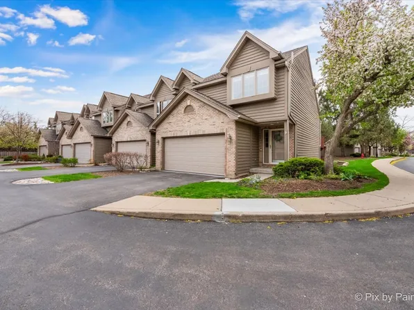 558 Silver Aspen Cir #558, Crystal Lake, IL 60014