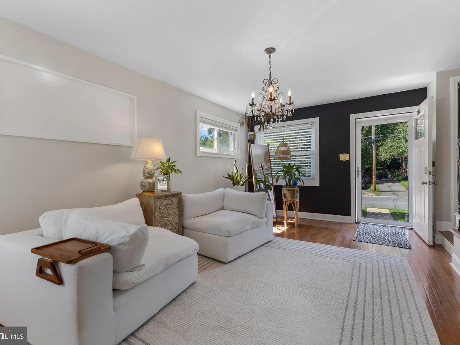 2 bed, 2.0 bath, 1296 sqft, $3,250 — Photo 2