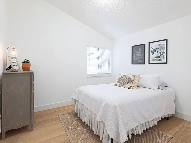 8812 United Kingdom Dr — Photo 21