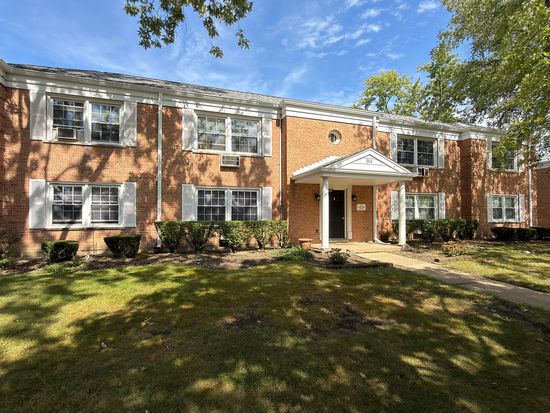 914 W Saint James St #1, Arlington Heights, IL 60005