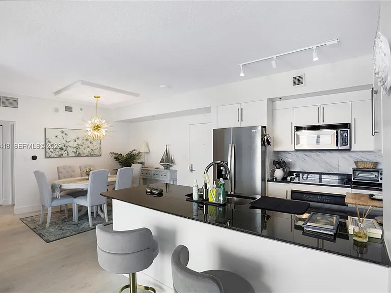 335 Biscayne Blvd #3808 — Photo 12