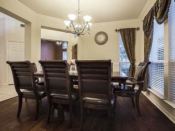 4th image of 652 Palomino Way